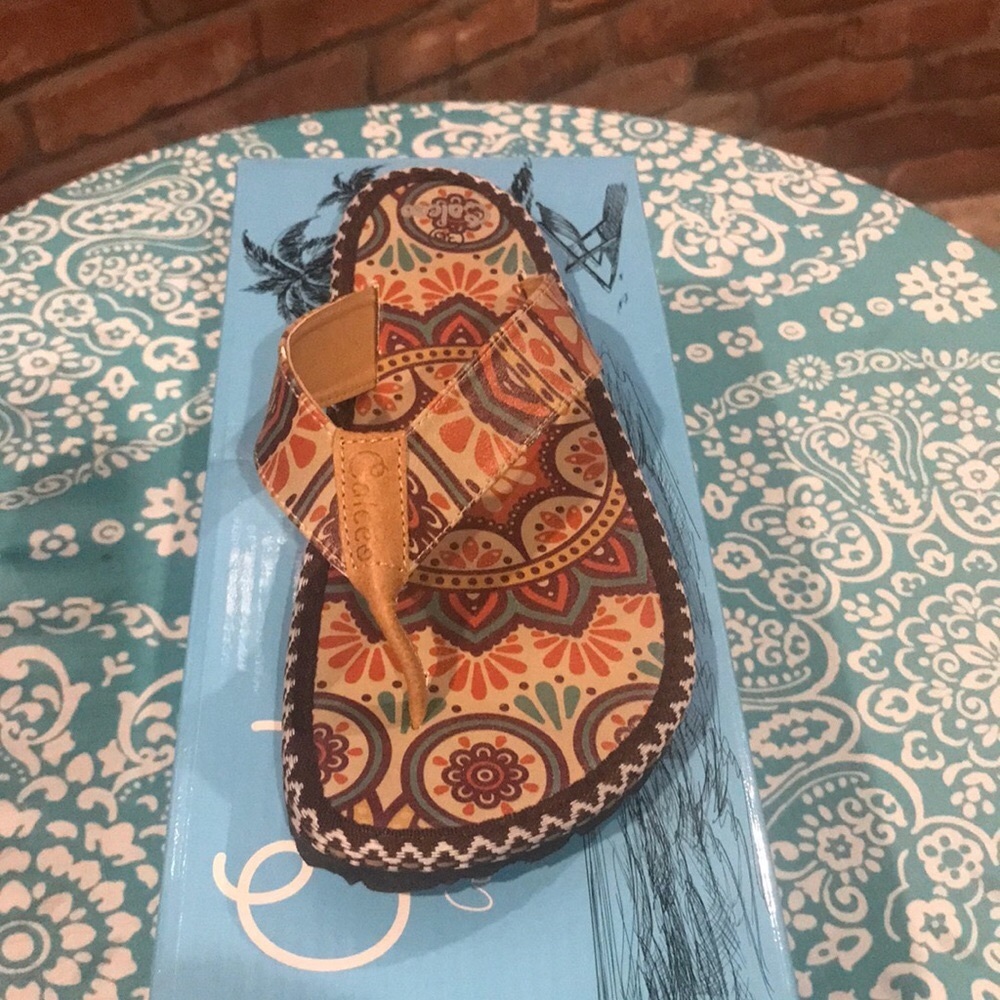 NWT Calceo Handcrafted Sandals Size 6M